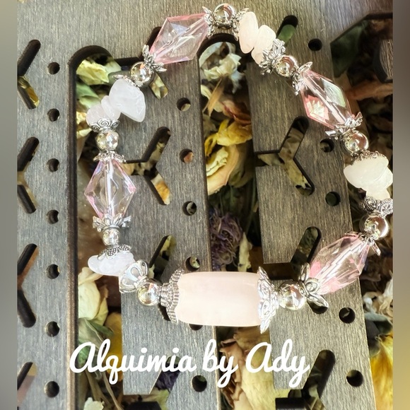 Silver and pink quartz acrylic statement bracelet - Picture 1 of 4